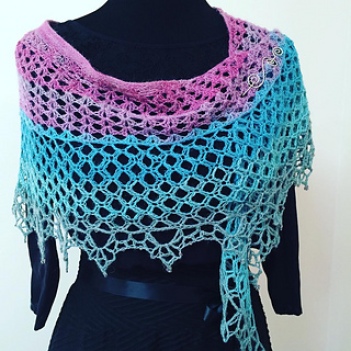 Dragonfruit Shawl in a gradient by gulickkr on Ravelry