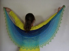 Dragonfruit Shawl in a gradient by Sanoe on Ravelry